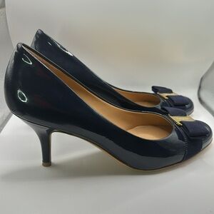 Salvatore Ferragamo women’s navy blue pumps size 6.5